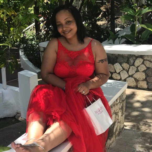 Meet your Posher, Lizz - Picture 6 of 6